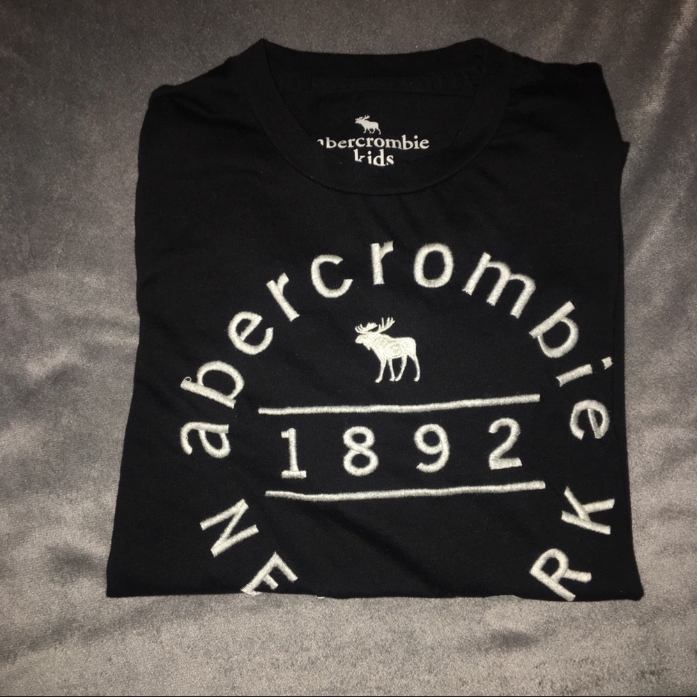 Abercrombie black short sleeve shirt